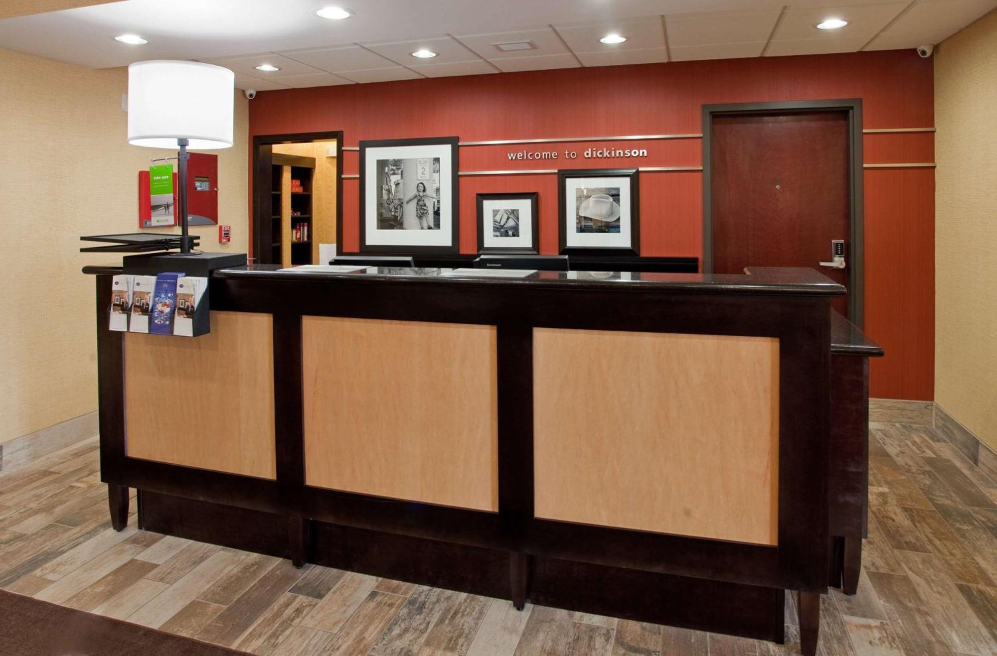 Hampton Inn&Suites Dickinson ND Exterior foto